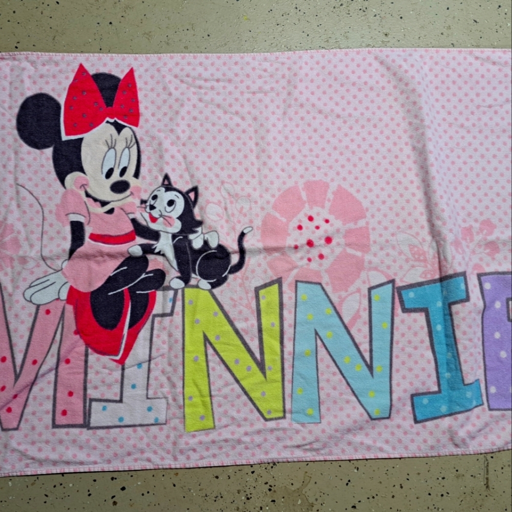 Disney Minnie Mouse Pink Towel
